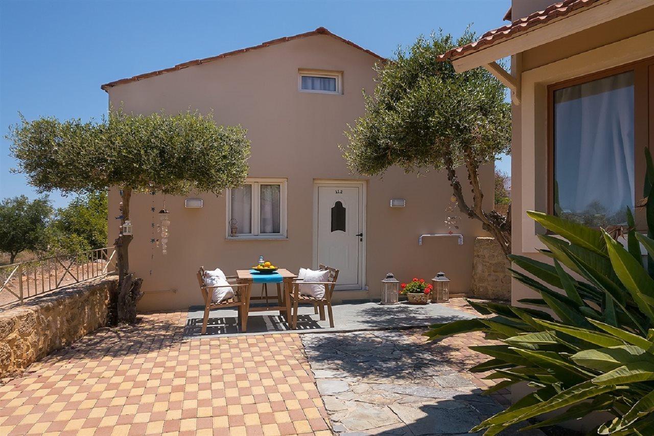 Bungalow mit Blick auf den Sonnenuntergang und das Meer