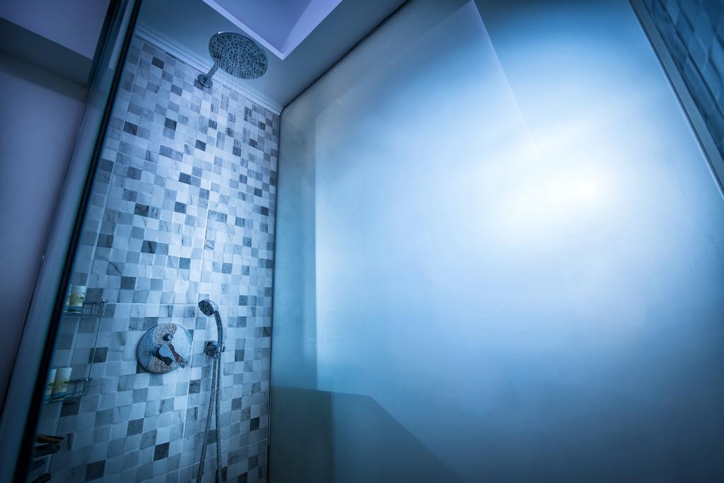 Superior Suite mit Hydroyet-Einrichtung im Freien und Meerblick